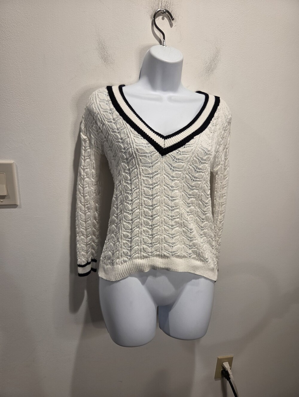 Flat White Size Xxs White/black Preppy Cable Knit Sweater
